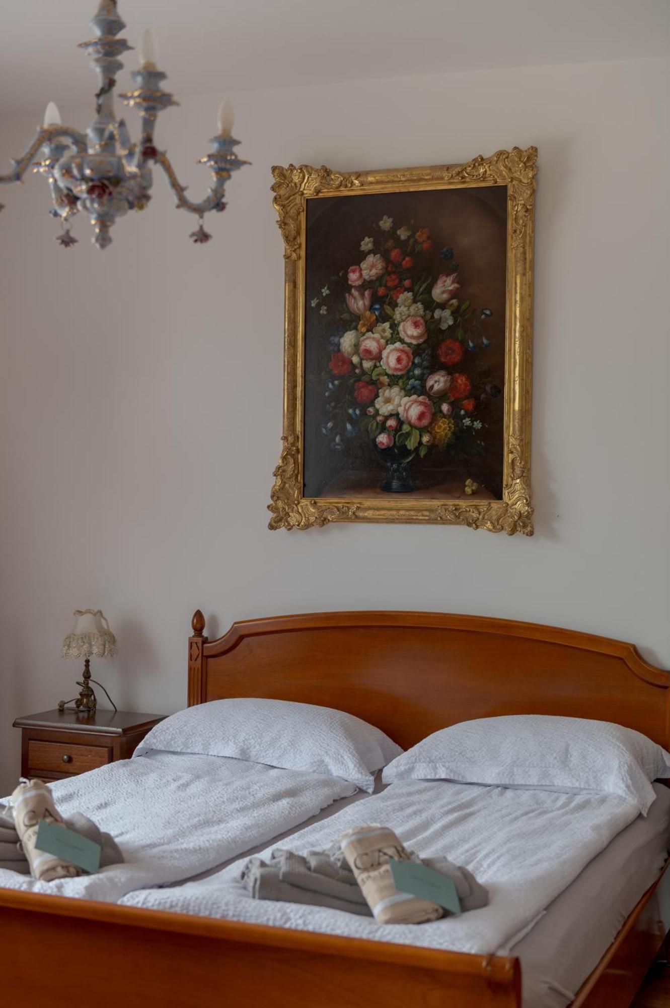 Villa Carini With 3000 Mq Garden & Heated Pool Castelnuovo del Garda Buitenkant foto